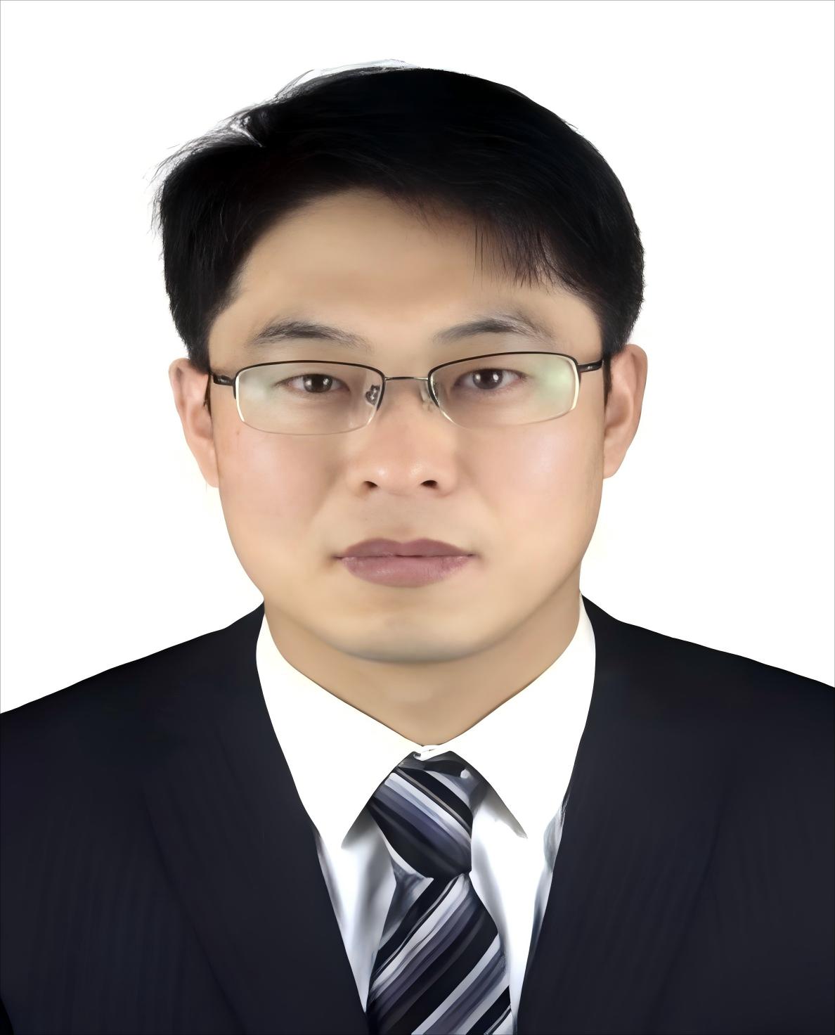 李文龙